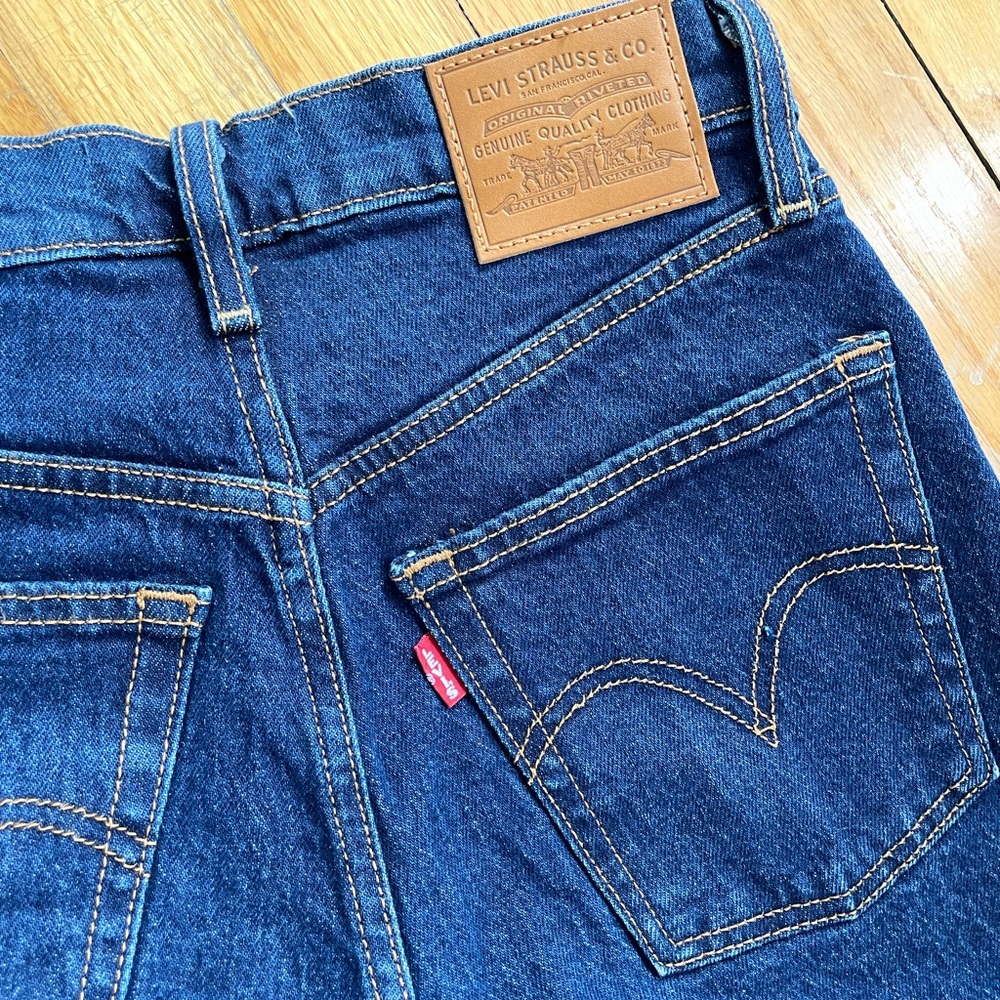 Levi’s Ribcage jeans 26x27, preowned